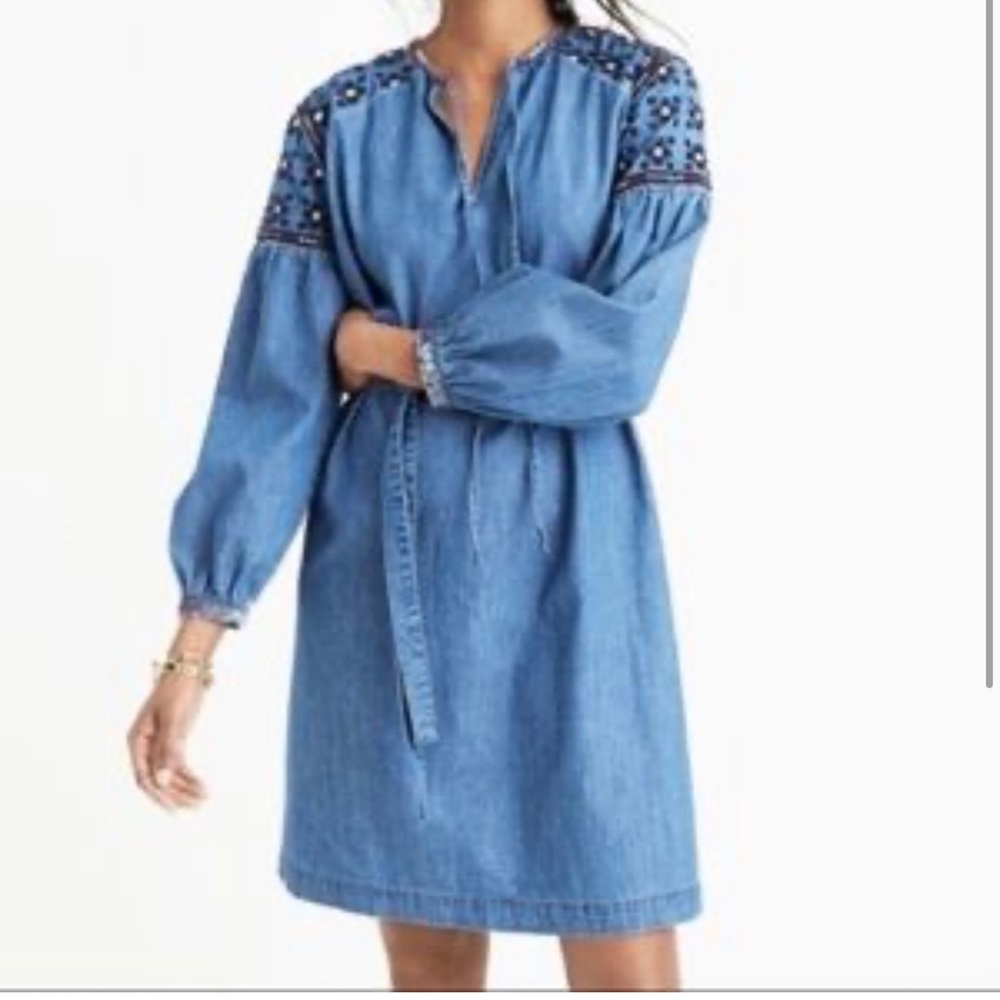 Madewell tea leaf embroidered denim dress - size small